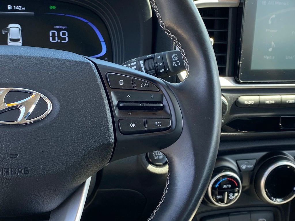 Used 2024 Hyundai Venue SEL image 13
