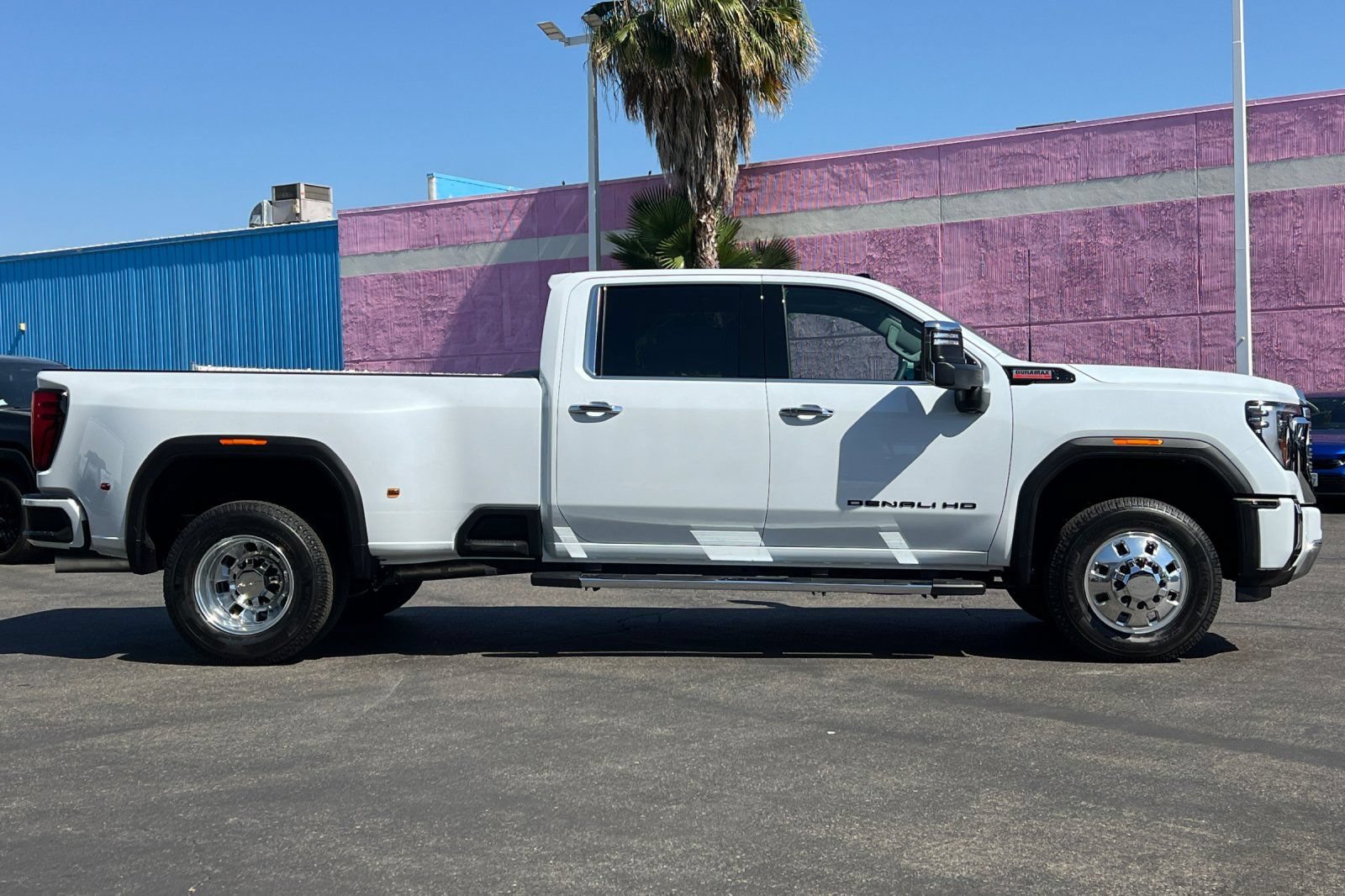 New 2026 GMC Sierra 3500 Denali w/ Denali Reserve Package AWD/4WD image 3