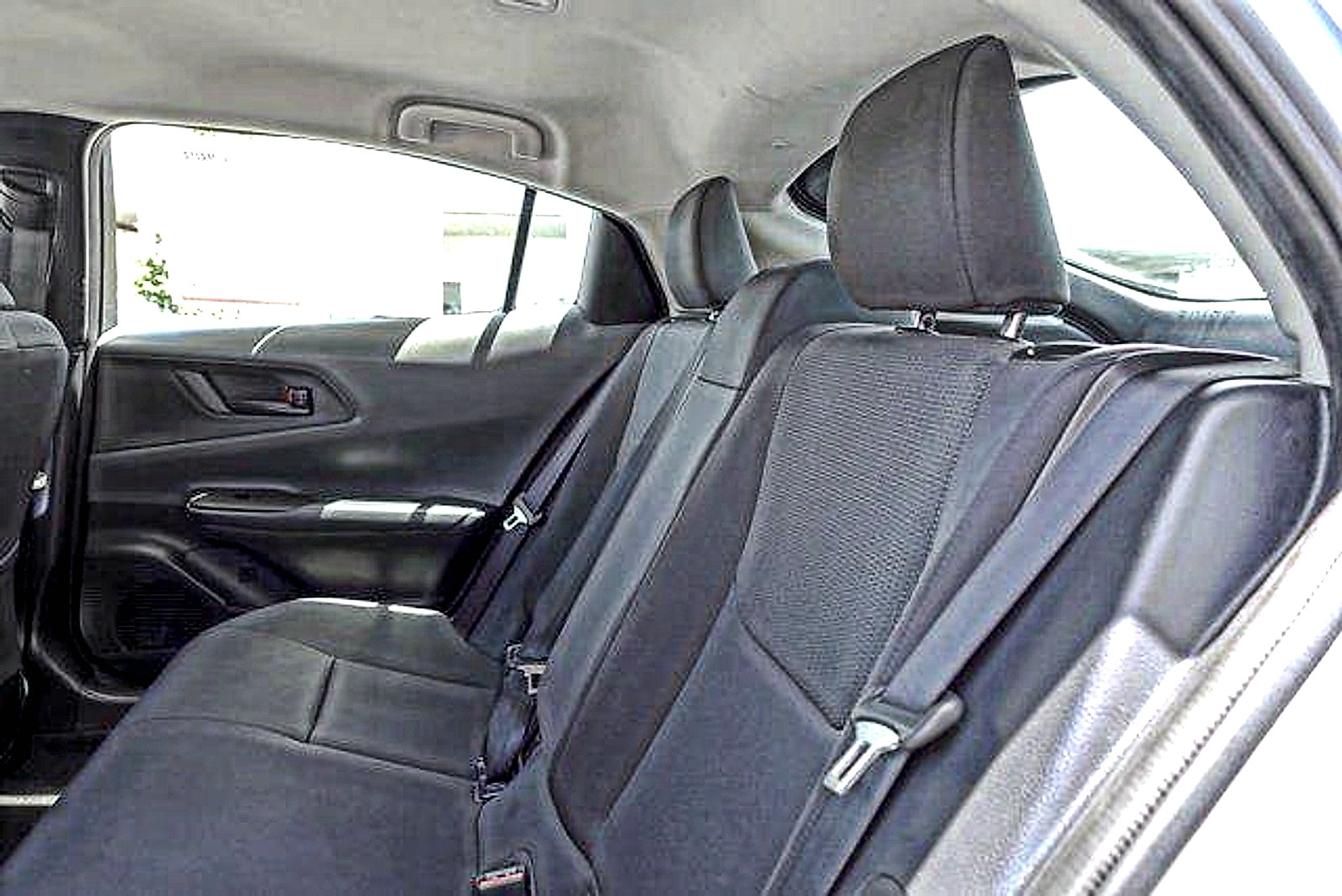 Used 2024 Toyota Prius LE FWD image 23