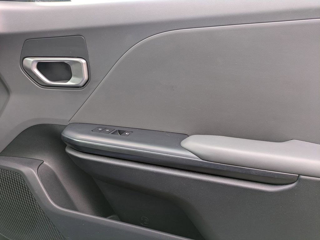 Used 2025 Kia K4 FWD image 31