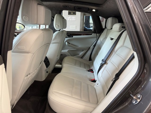 Used 2016 Porsche Macan Turbo AWD/4WD image 11