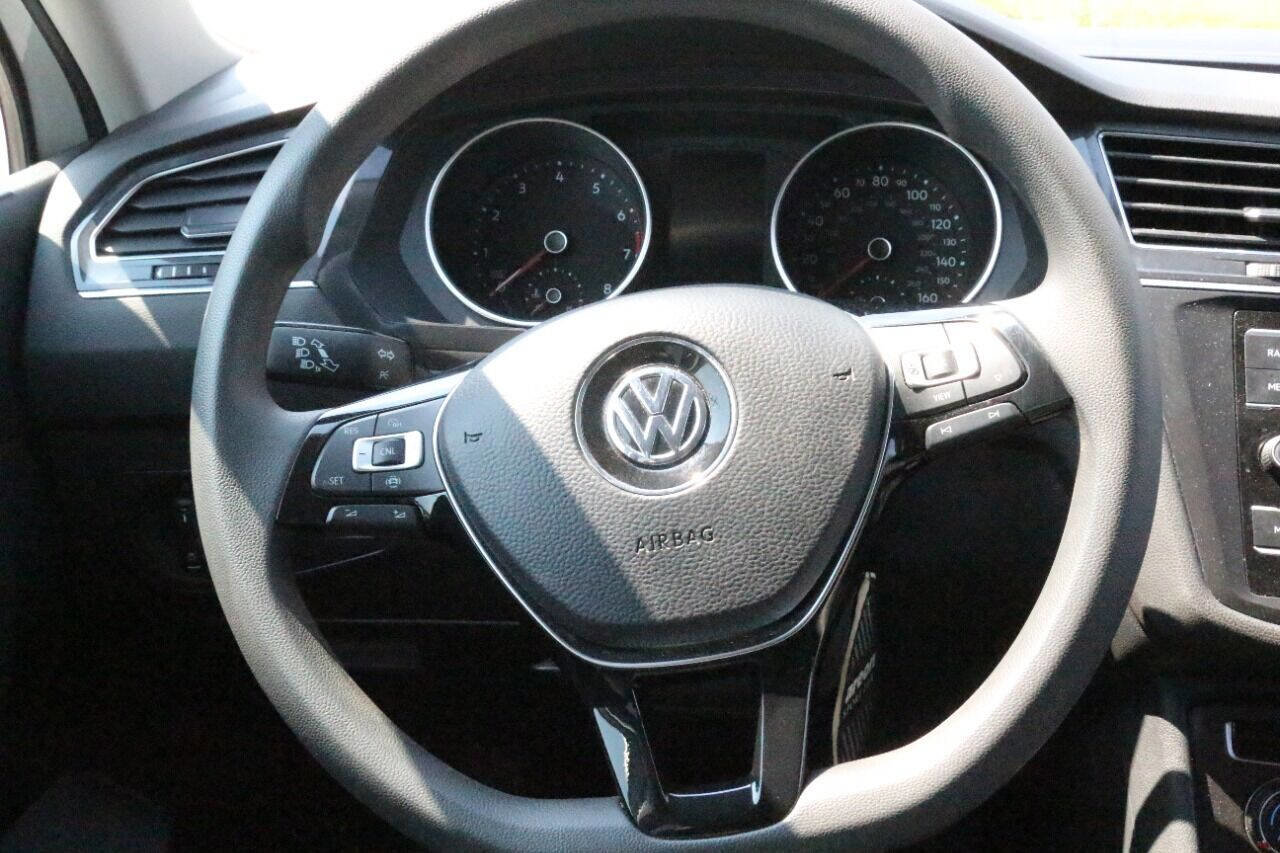 Used 2020 Volkswagen Tiguan S image 20