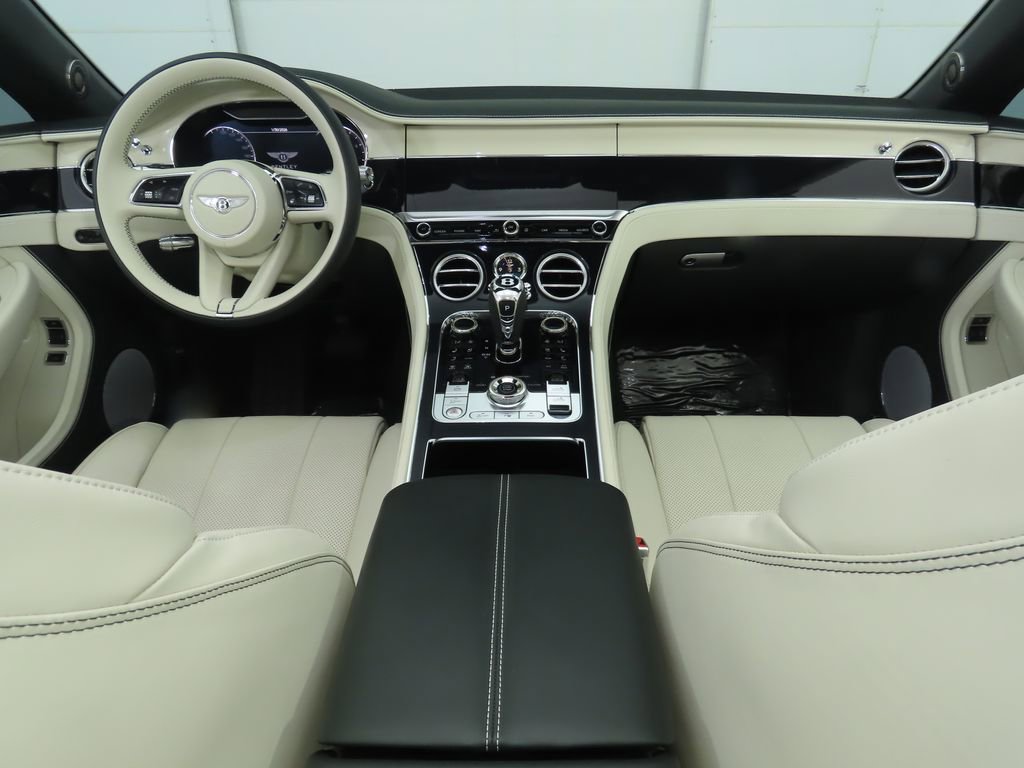 Used 2024 Bentley Continental GT image 21