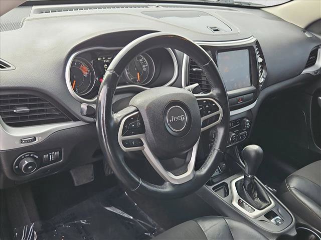 Used 2018 Jeep Cherokee Latitude Plus image 10