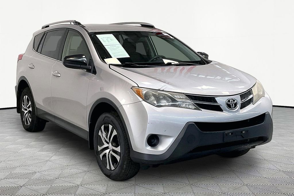 Used 2015 Toyota RAV4 LE image 3