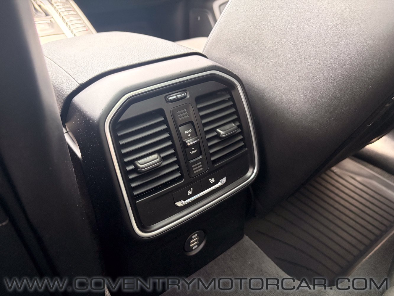 Used 2018 Porsche Macan Sport Edition AWD/4WD image 36