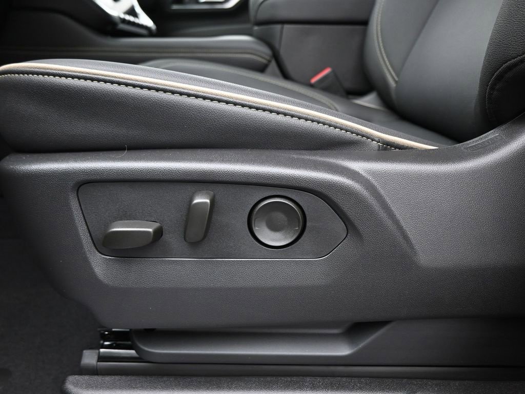 New 2025 GMC Yukon XL Elevation image 9