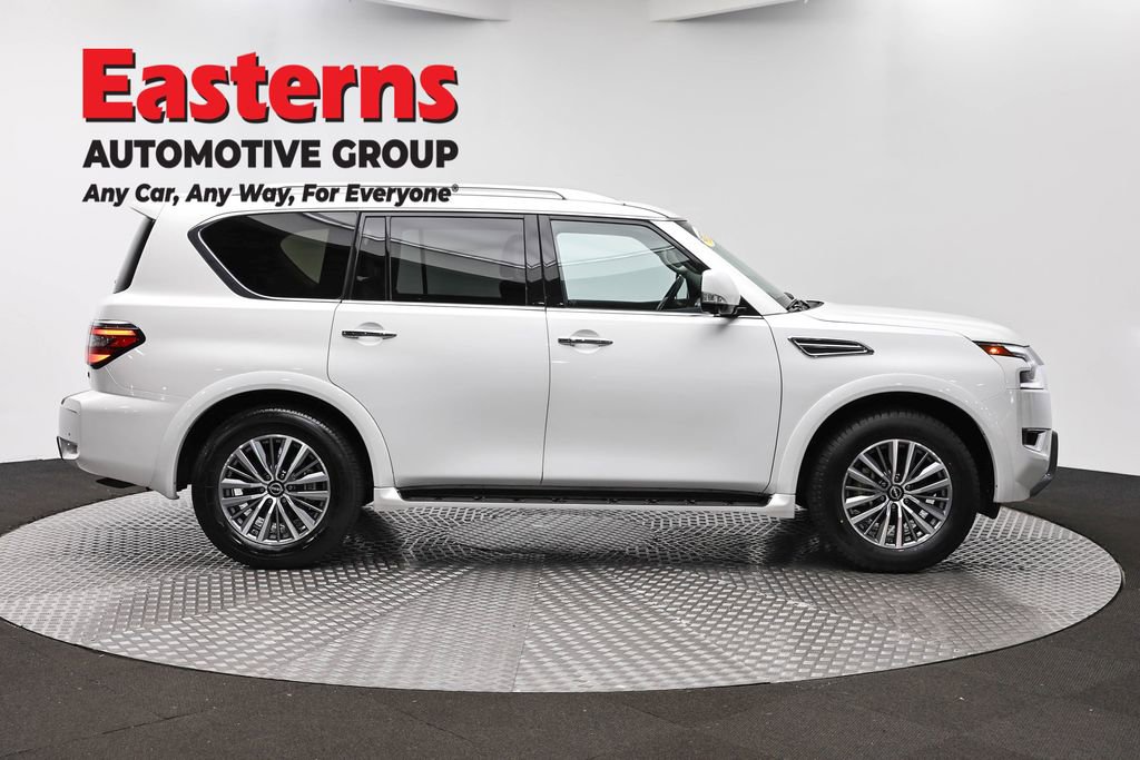 Used 2024 Nissan Armada SL w/ Captain's Chairs Package image 4