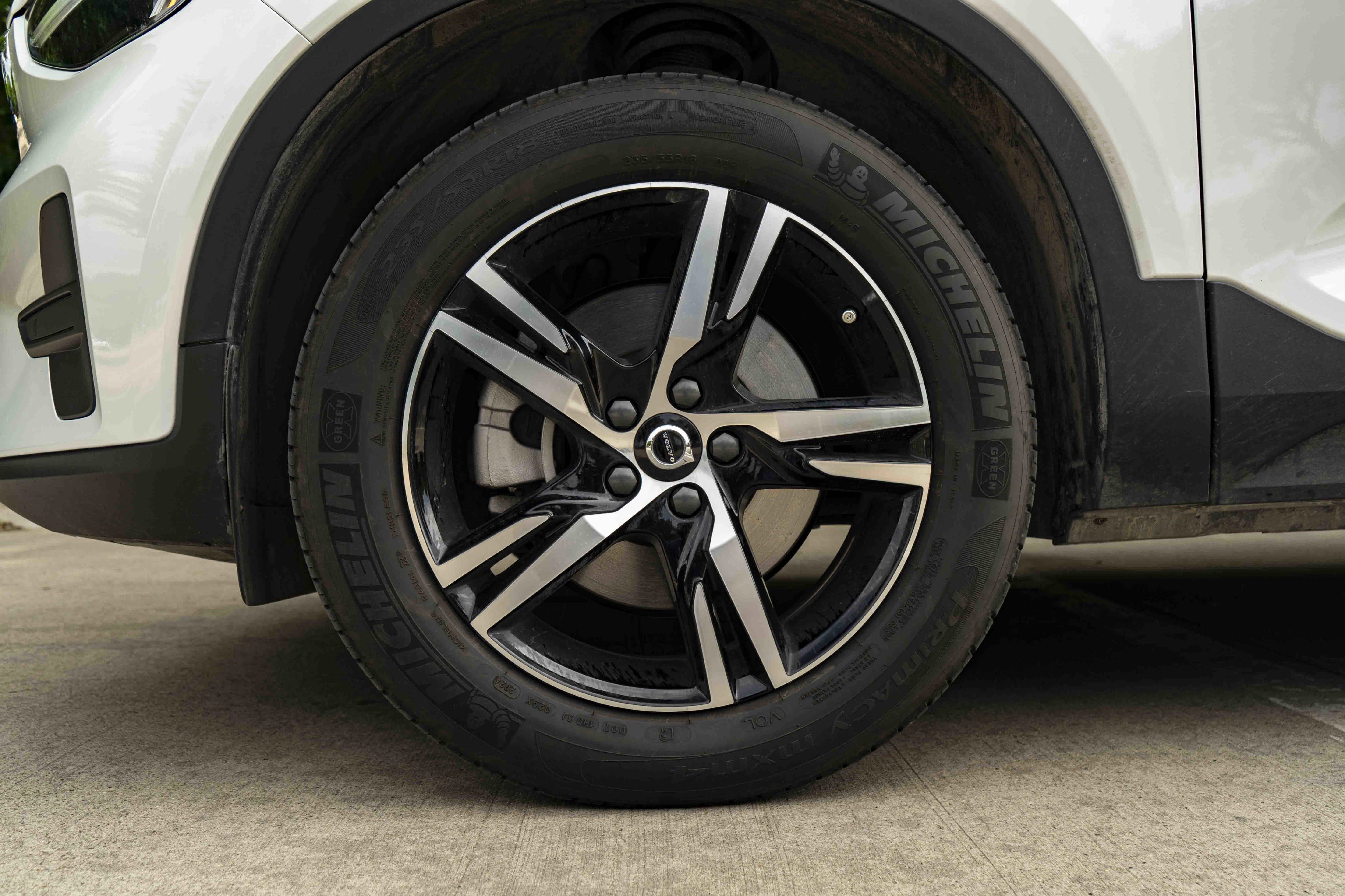 Used 2025 Volvo XC40 B5 Core AWD/4WD image 14