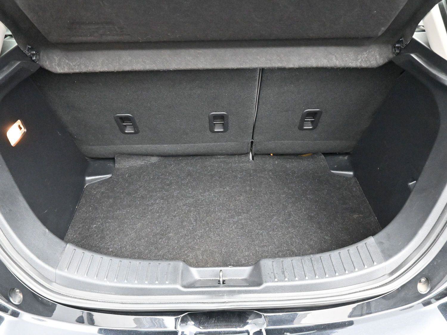 Used 2020 Toyota Yaris LE image 9