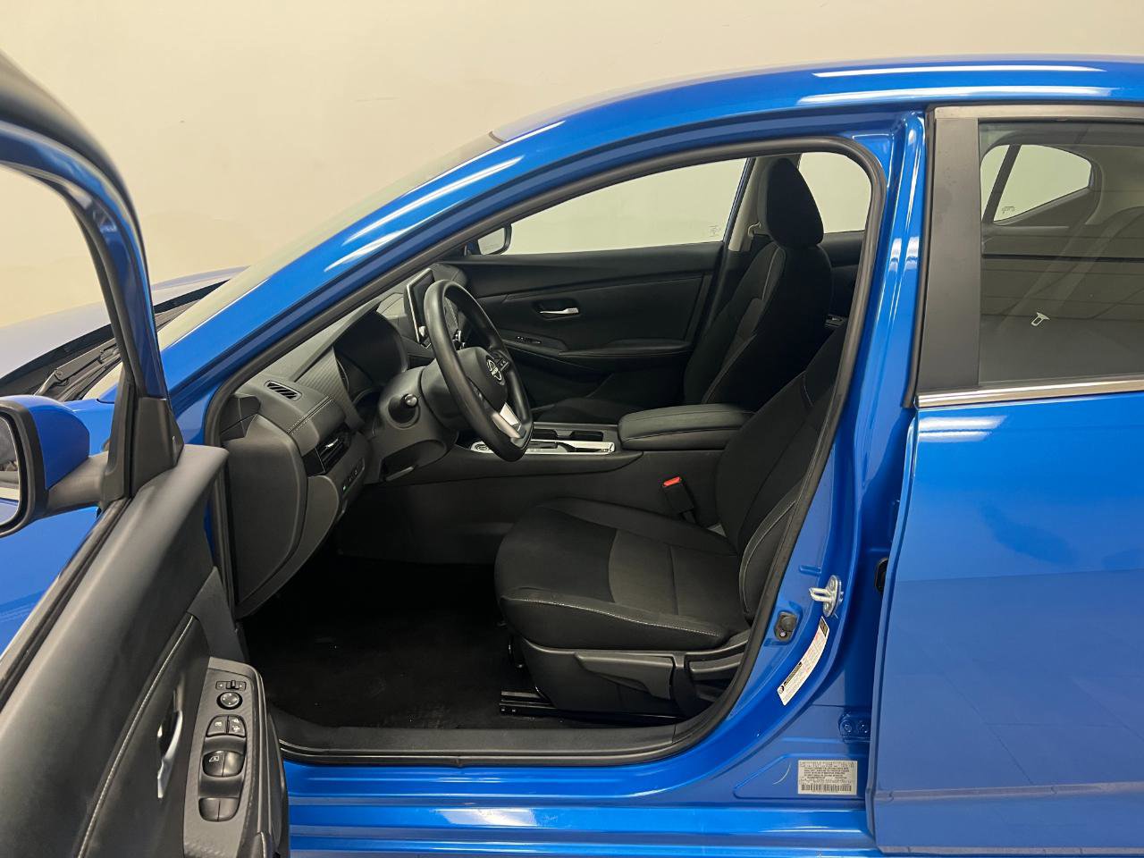 Used 2025 Nissan Sentra SV FWD image 22