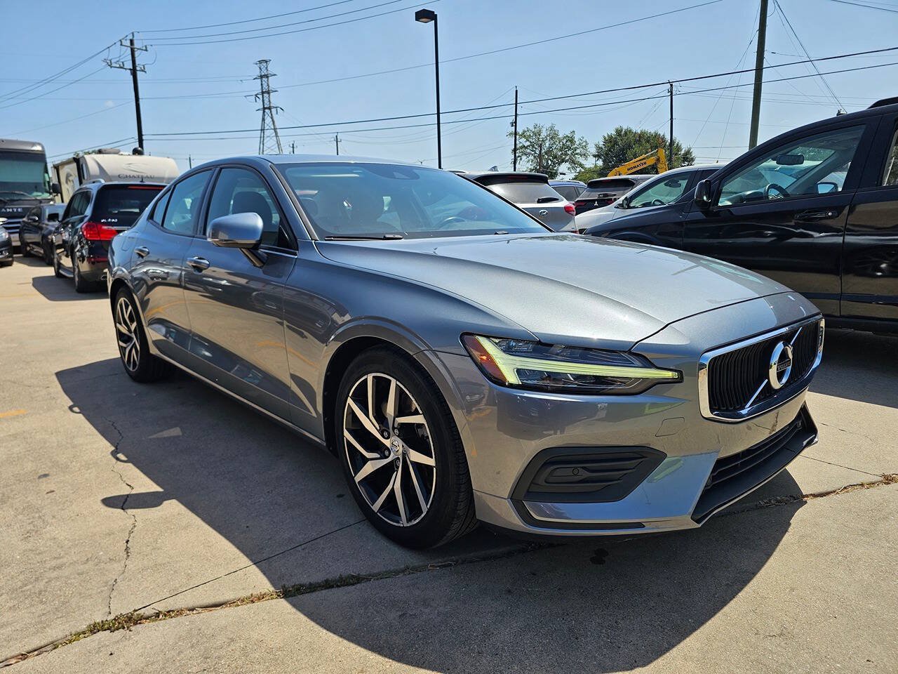 Used 2019 Volvo S60 T6 Momentum w/ Premium Package AWD/4WD image 4