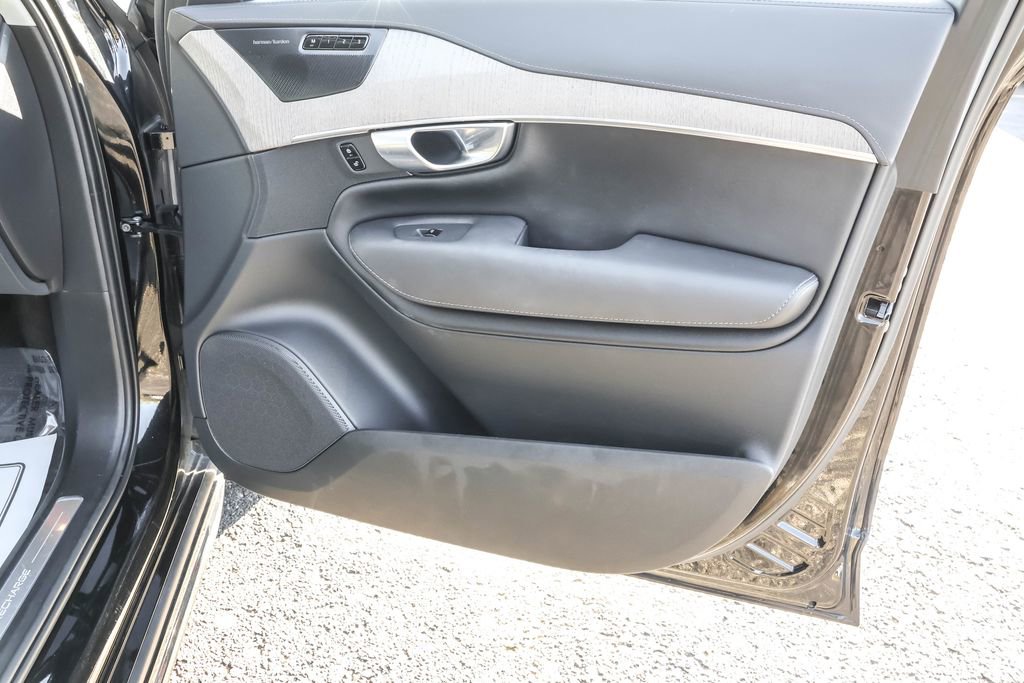 Used 2023 Volvo XC90 T8 Ultimate image 39