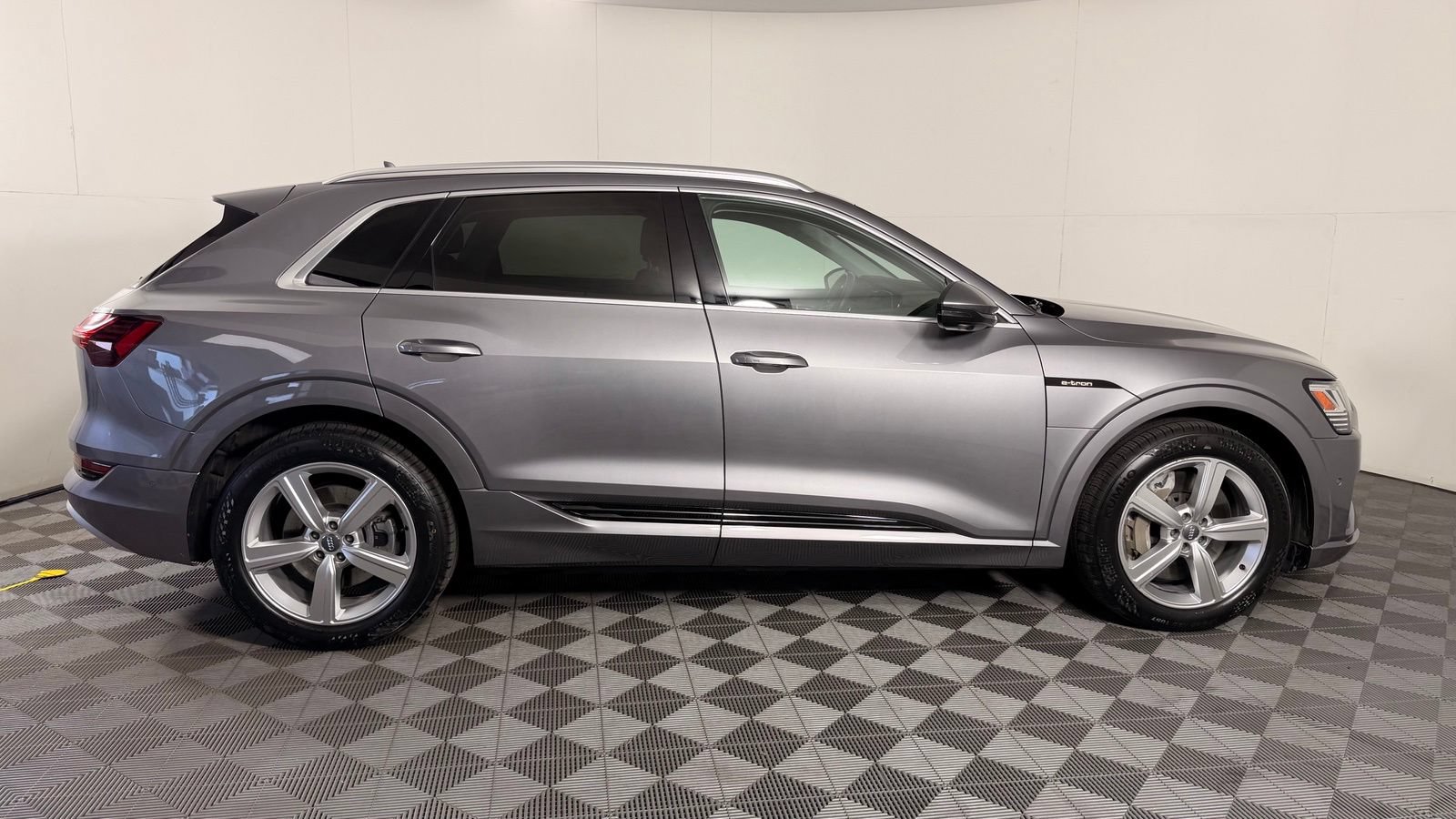 Used 2019 Audi e-tron Premium Plus AWD/4WD image 10