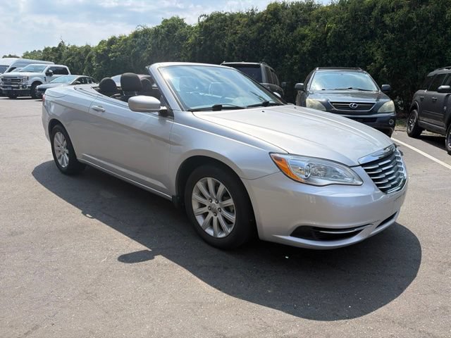 Used 2011 Chrysler 200 Touring w/ Cold Weather Group FWD image 1