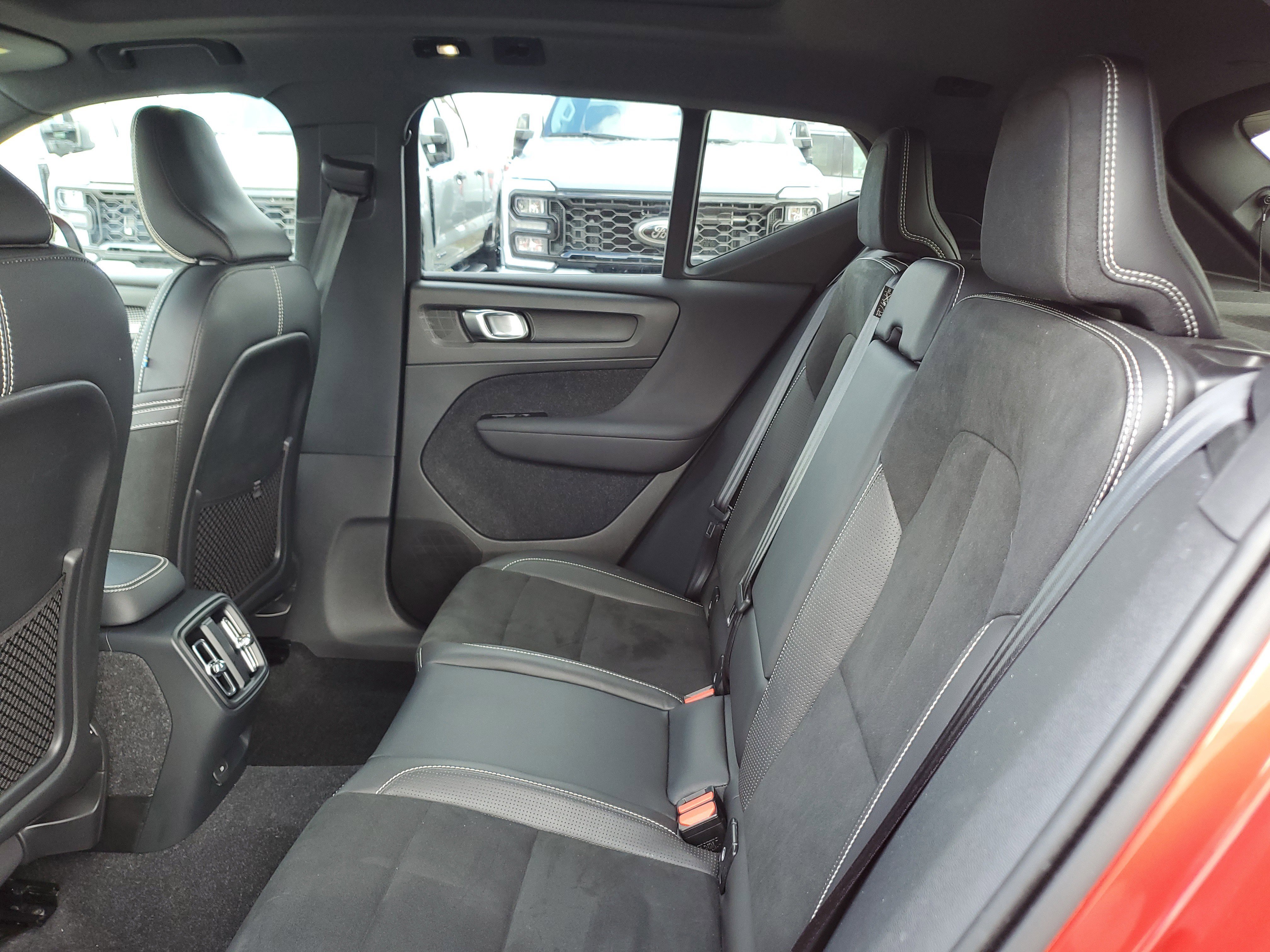 Used 2021 Volvo XC40 P8 Recharge w/ Advanced Package image 13