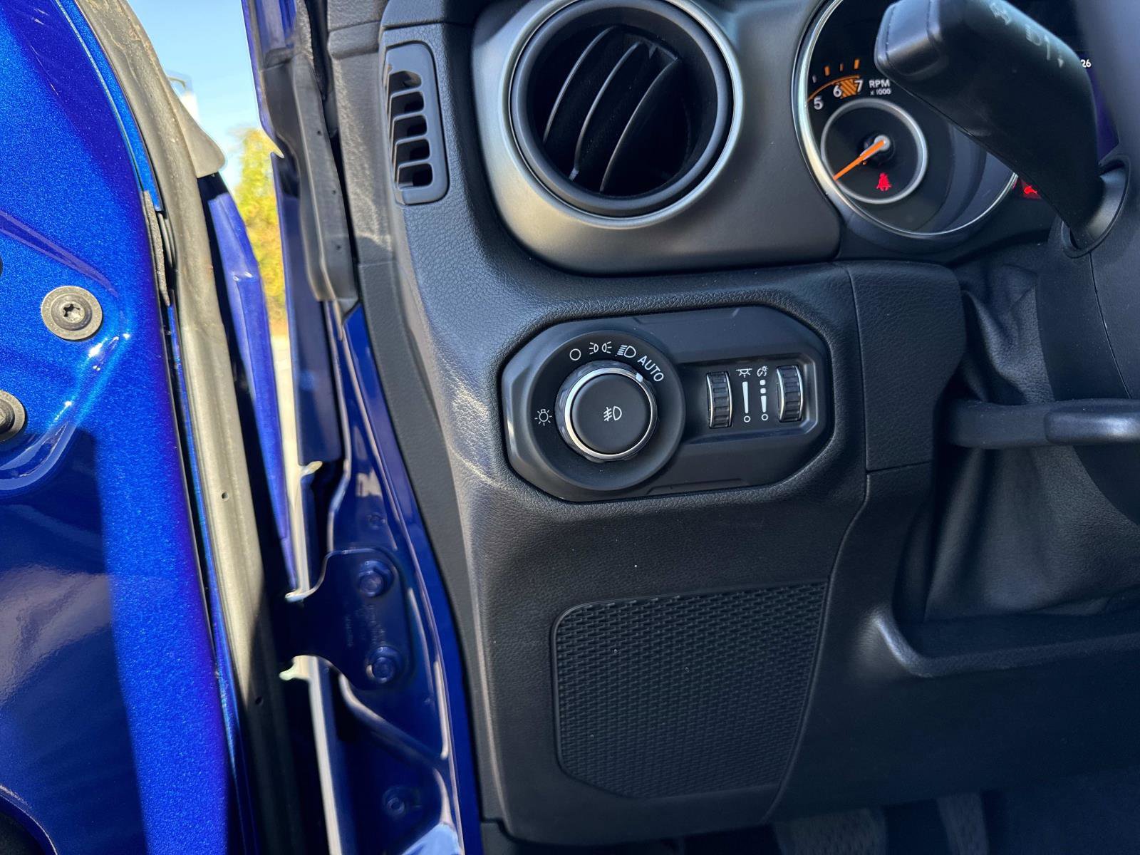 Used 2018 Jeep Wrangler Unlimited Sport S image 33