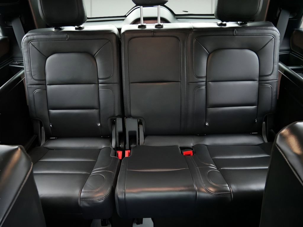 Certified 2023 Lincoln Navigator Reserve AWD/4WD image 16