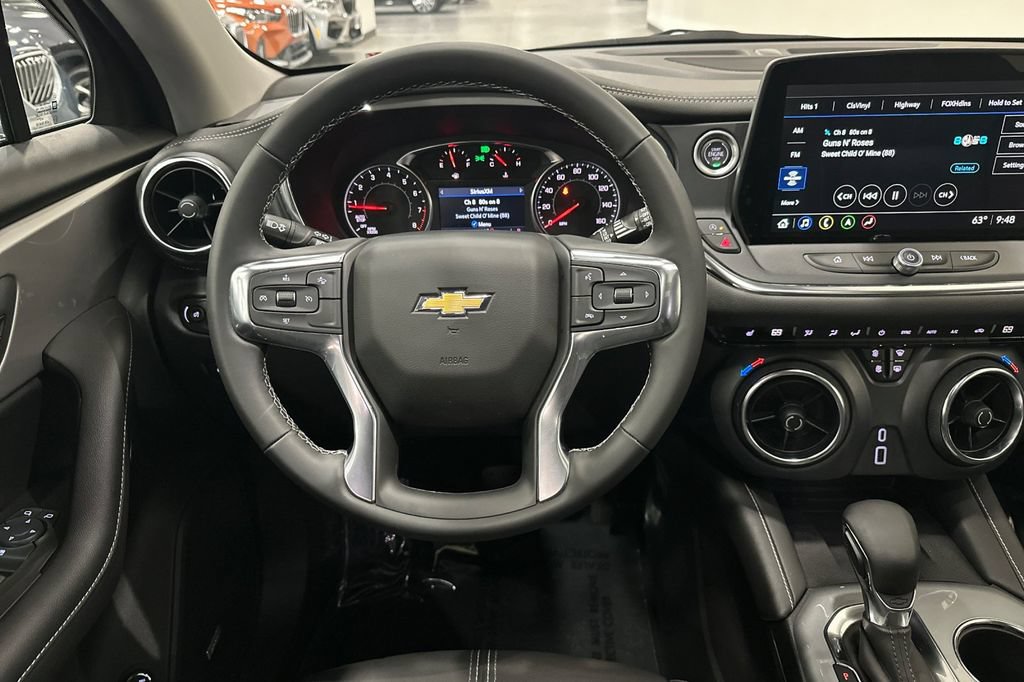 Used 2025 Chevrolet Blazer LT w/ Sound & Technology Package AWD/4WD image 16