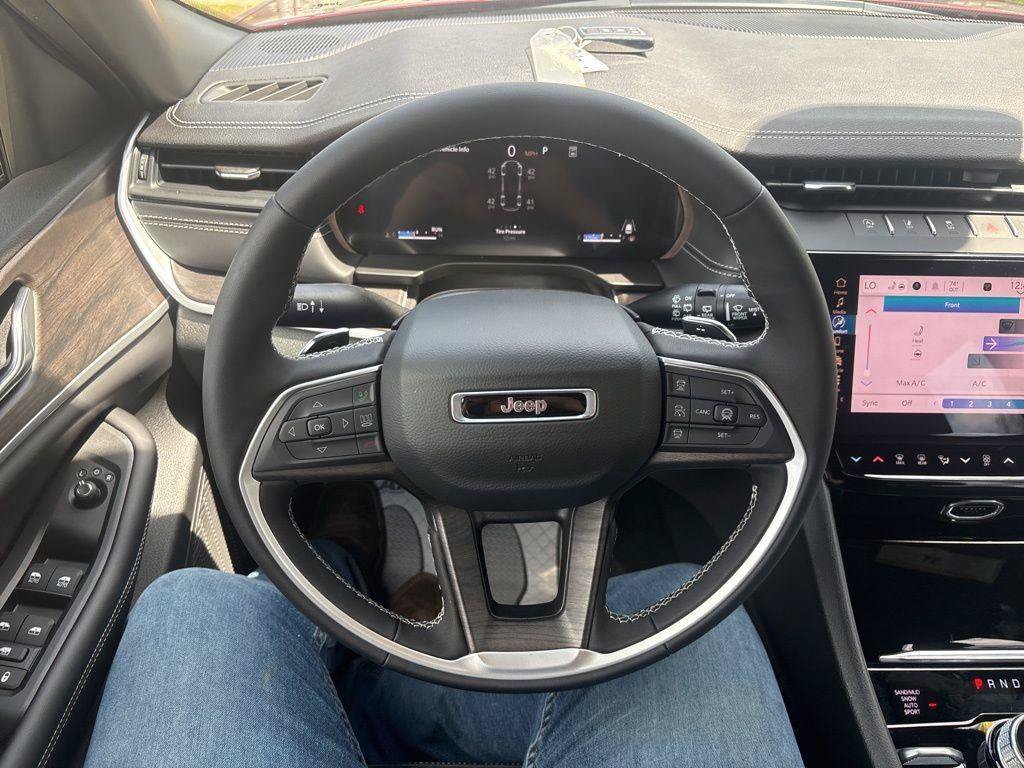 New 2026 Jeep Grand Cherokee L 4WD image 18