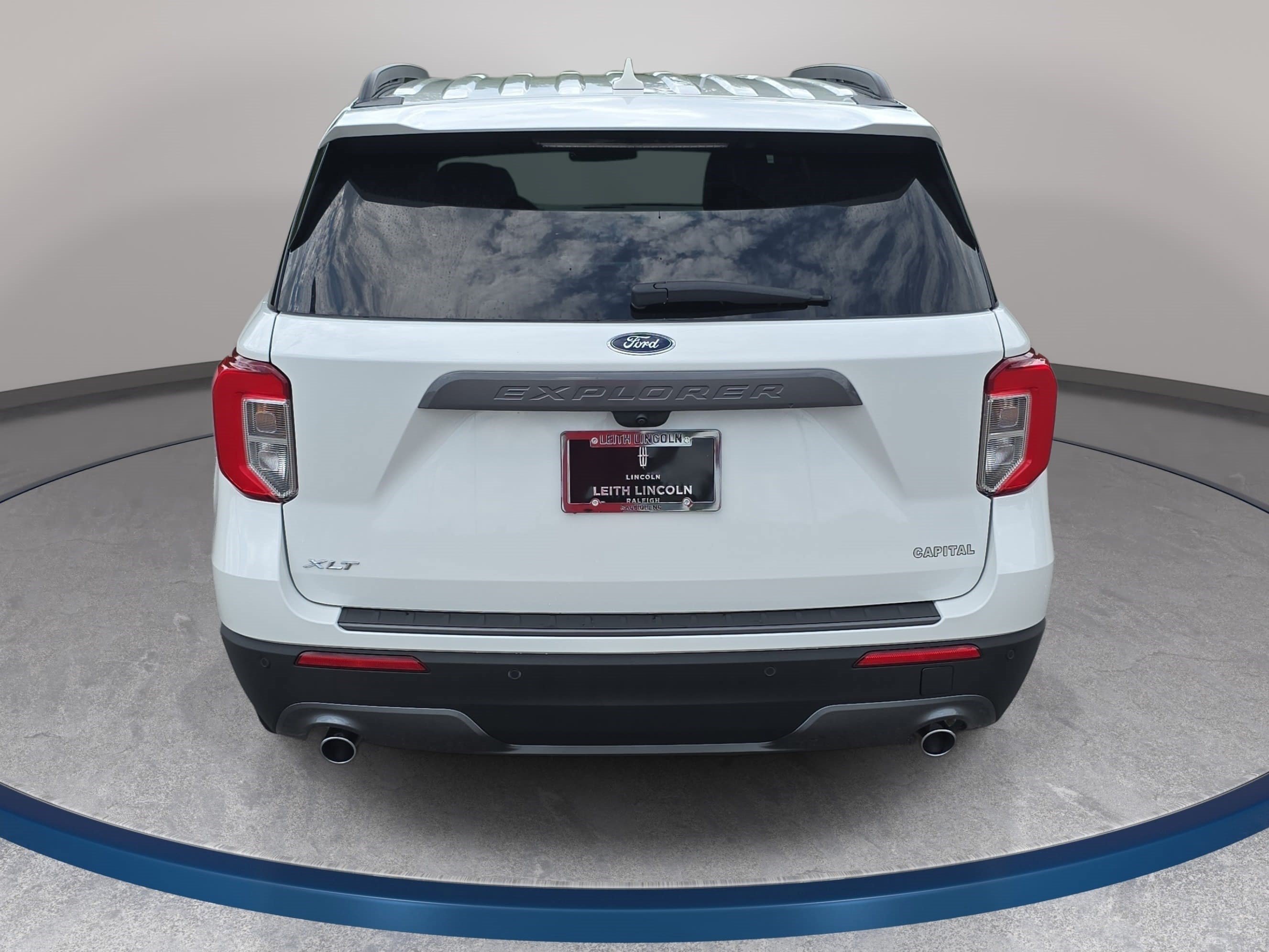 Used 2023 Ford Explorer XLT w/ Equipment Group 202A RWD image 6