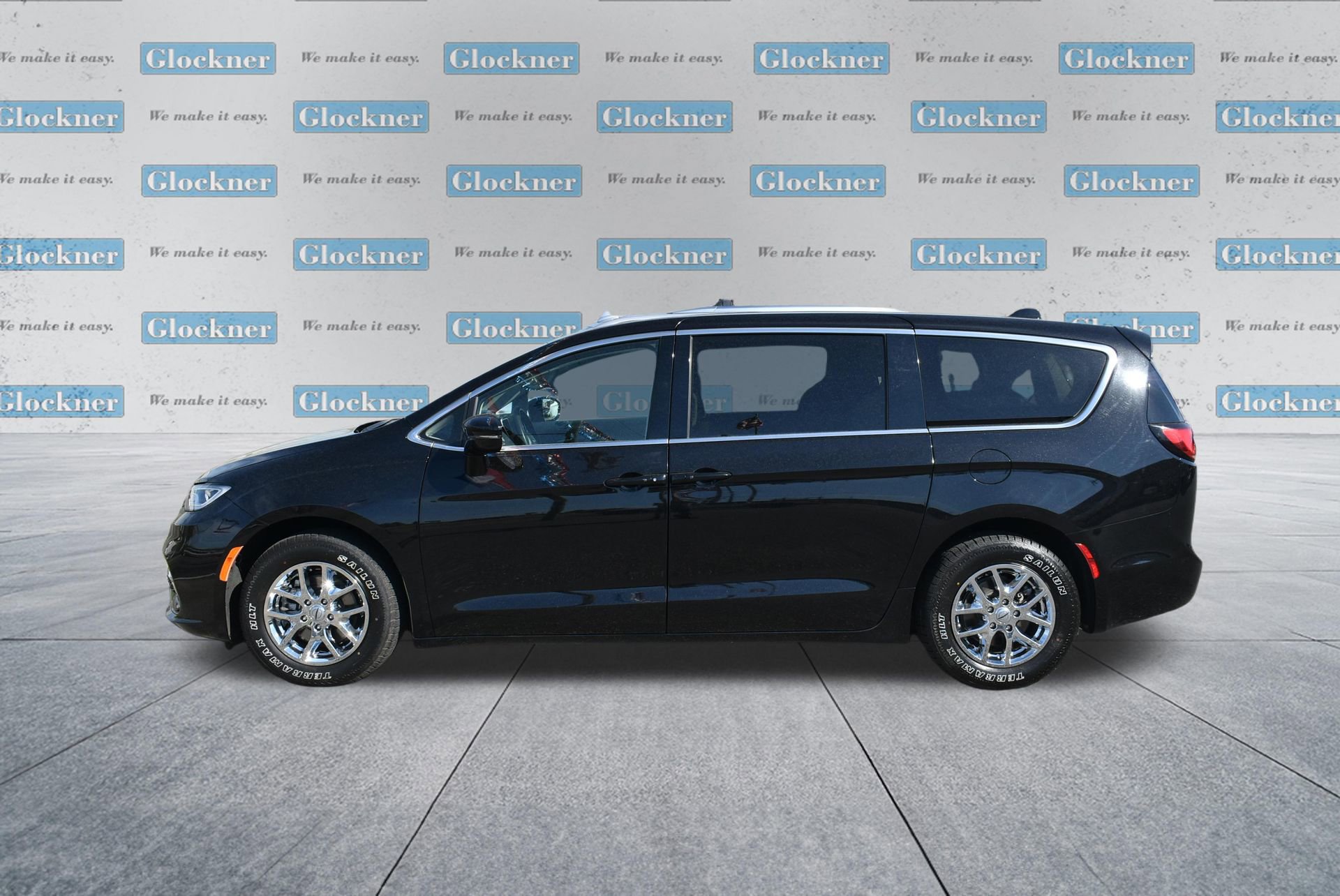 Used 2024 Chrysler Pacifica Touring-L FWD image 9