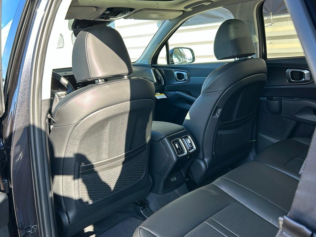 Certified 2025 Kia Sorento S w/ Panoramic Sunroof Package AWD/4WD image 14