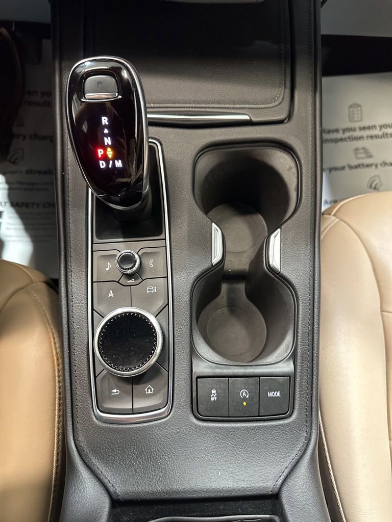 Used 2025 Cadillac XT4 Premium Luxury image 33