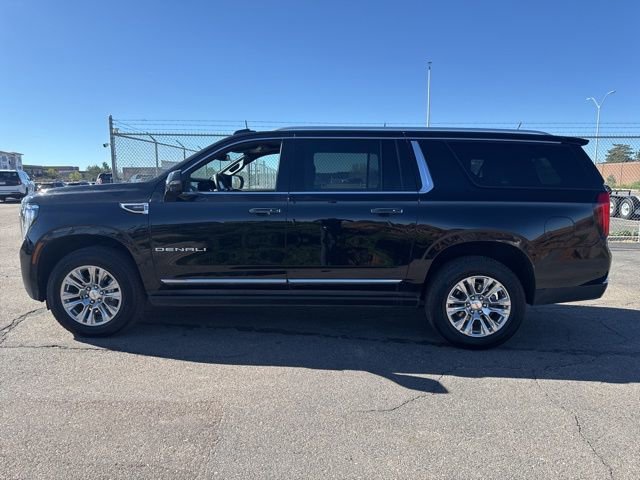 Used 2025 GMC Yukon XL Denali w/ Sun & Power Step Package AWD/4WD image 4