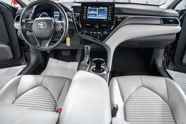 Used 2023 Toyota Camry SE image 17