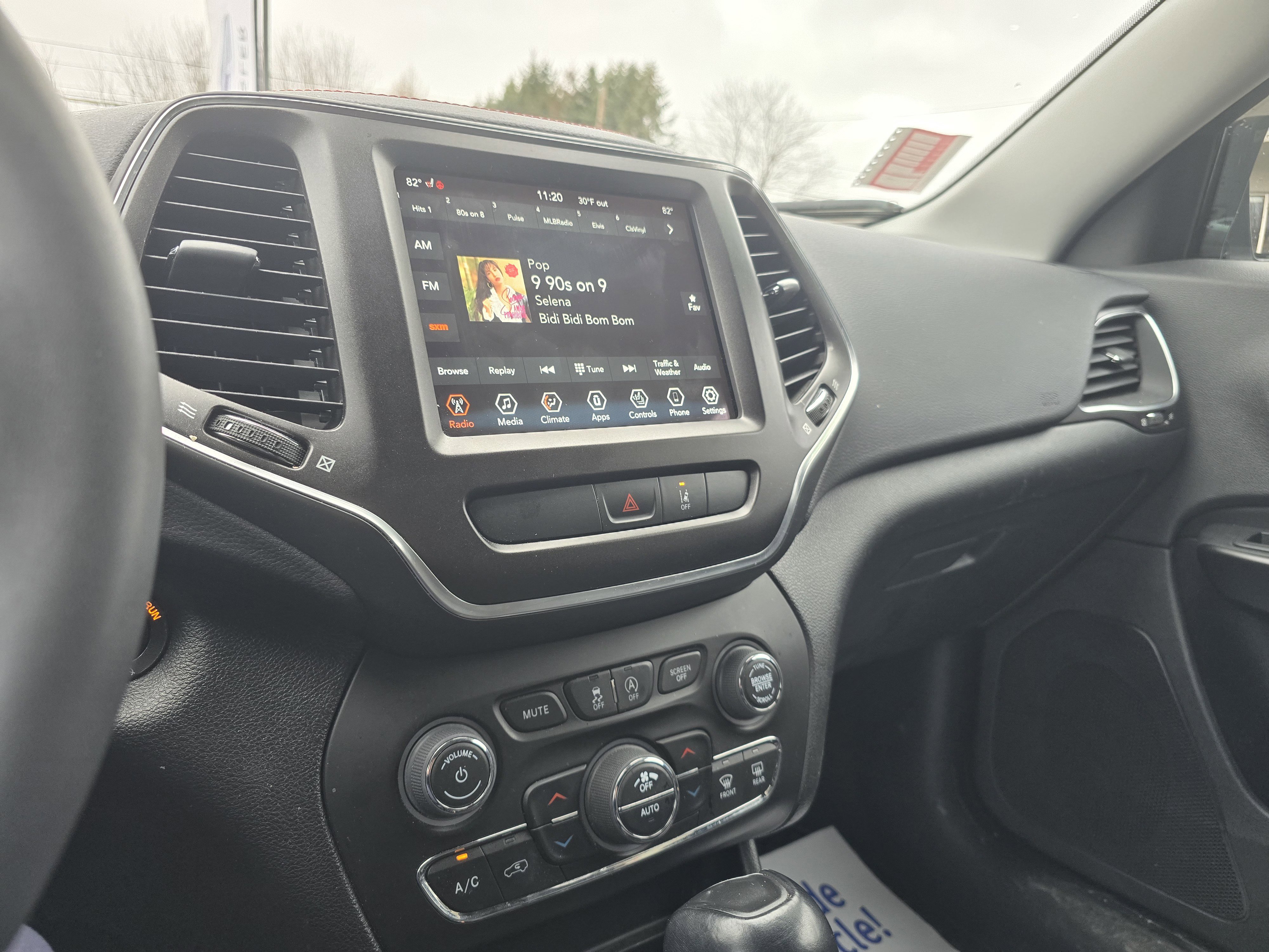 Used 2022 Jeep Cherokee Trailhawk w/ Premium Leather Package AWD/4WD image 22