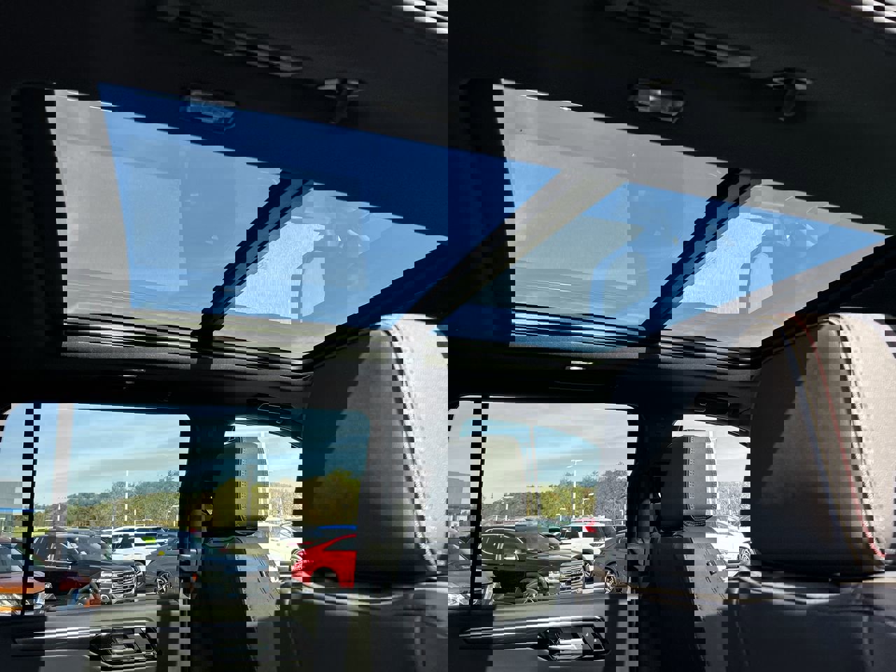 New 2026 Chevrolet Suburban RST image 22