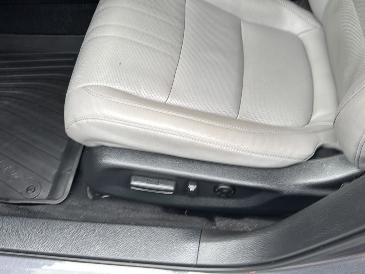 Used 2018 Honda Accord Touring image 29