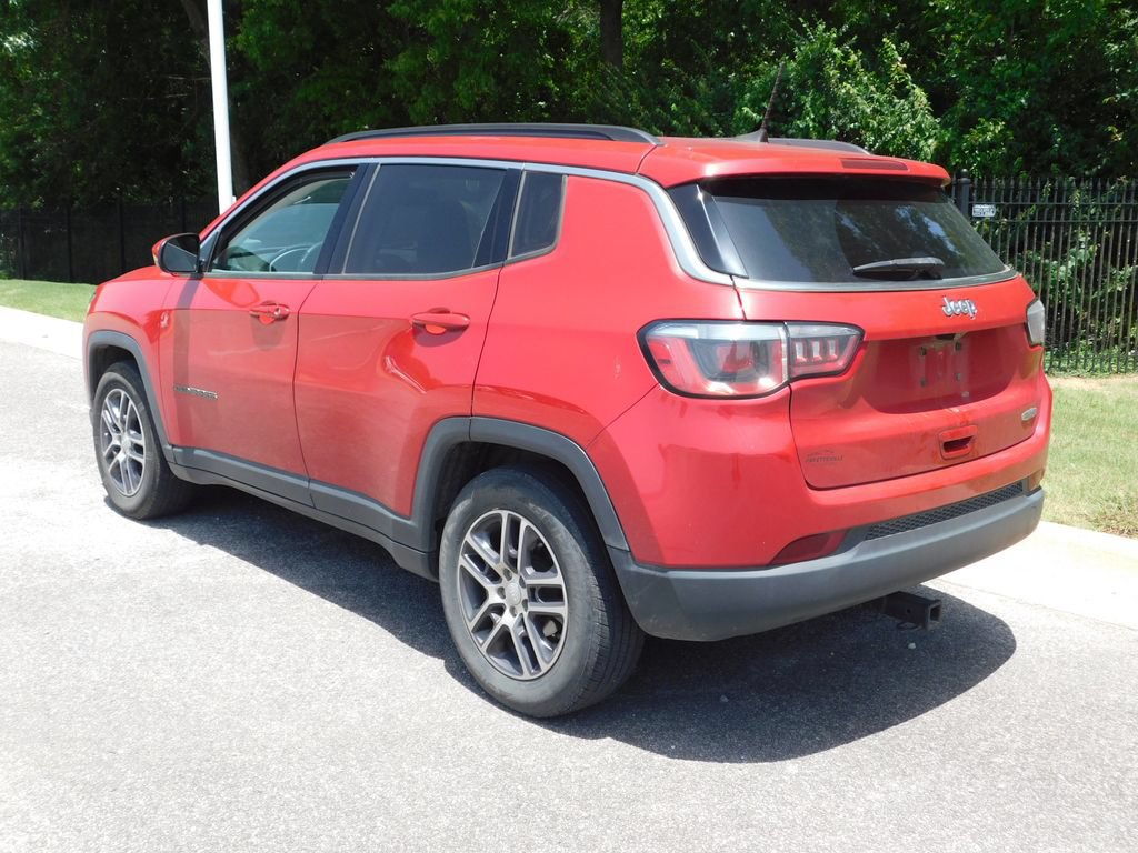 Used 2018 Jeep Compass Latitude w/ Popular Equipment Group FWD image 10