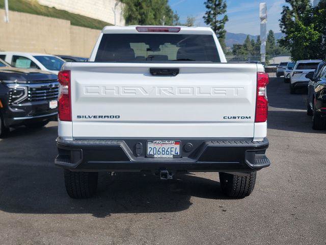 Used 2024 Chevrolet Silverado 1500 Custom Trail Boss w/ Turbomax Blackout Package AWD/4WD image 7