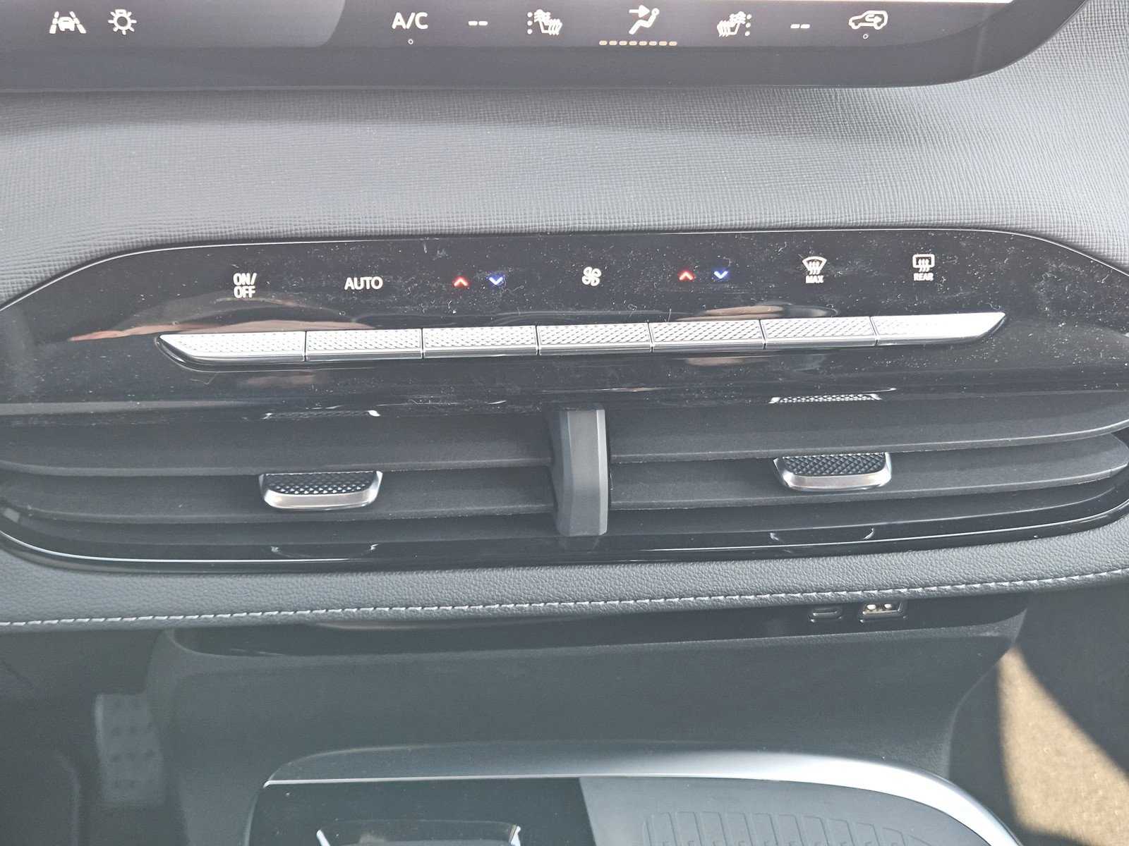 New 2026 Buick Enclave Preferred w/ Power Package AWD/4WD image 14