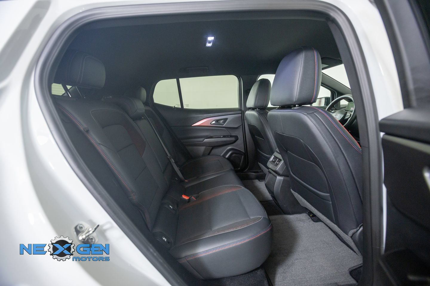 Used 2024 Chevrolet Equinox EV RS FWD image 36