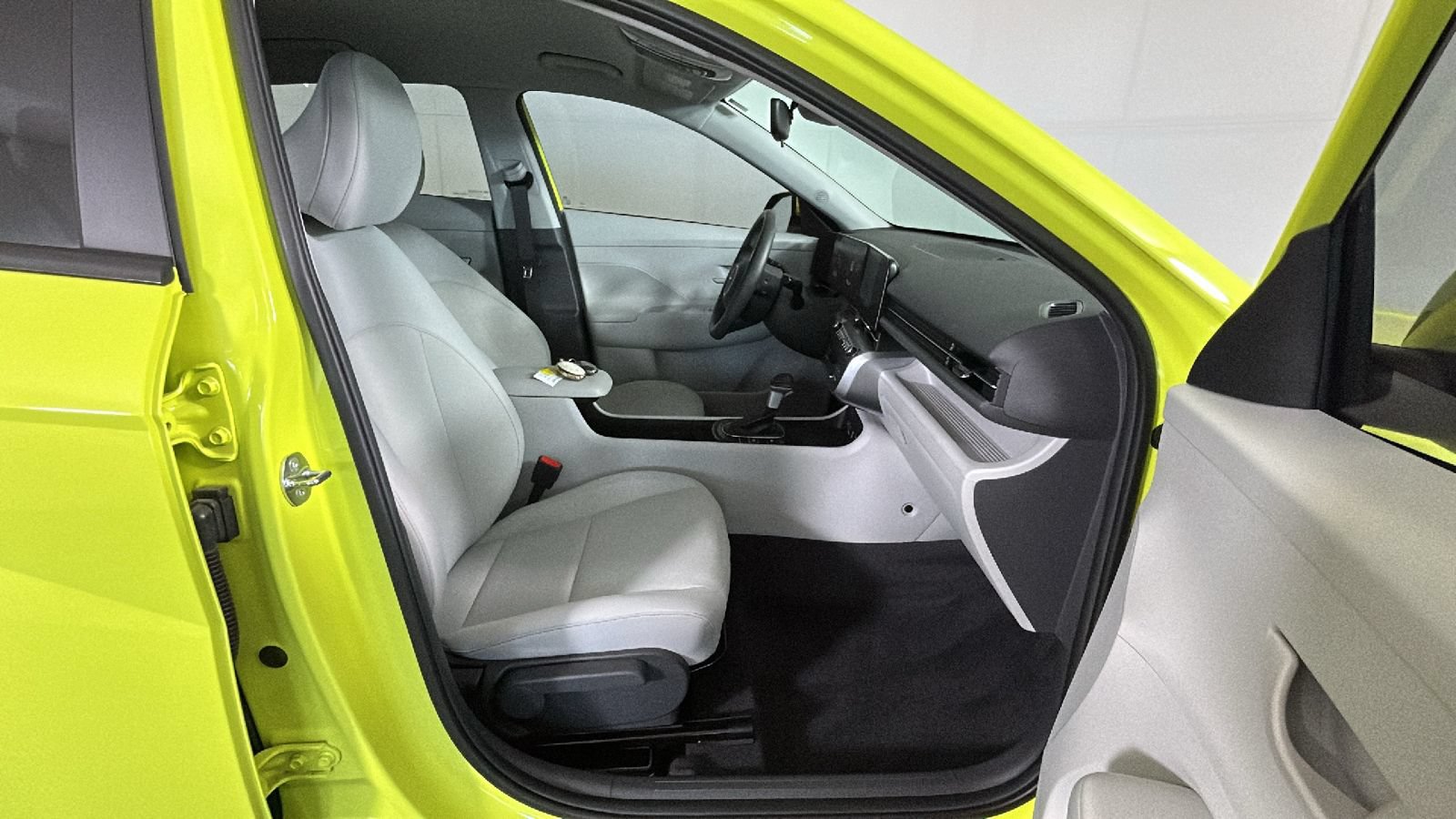 Used 2024 Hyundai Kona SEL FWD image 36