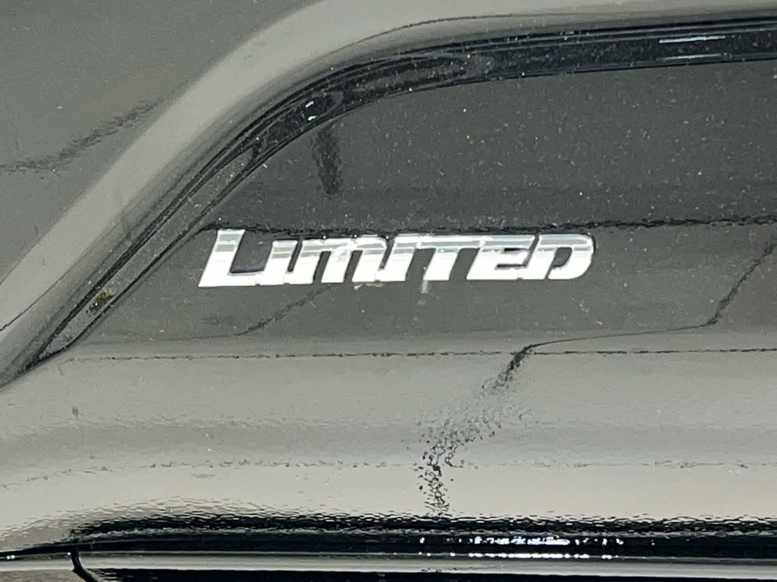 Used 2024 Toyota Tacoma Limited image 9