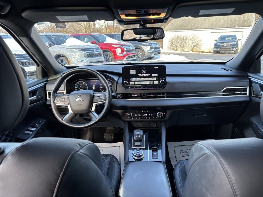 Used 2023 Mitsubishi Outlander SEL Black Edition image 33
