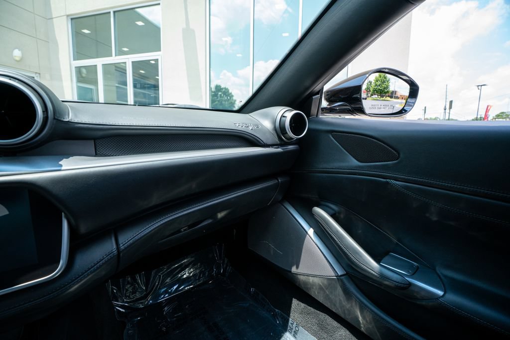 Used 2019 Ferrari Portofino RWD image 44