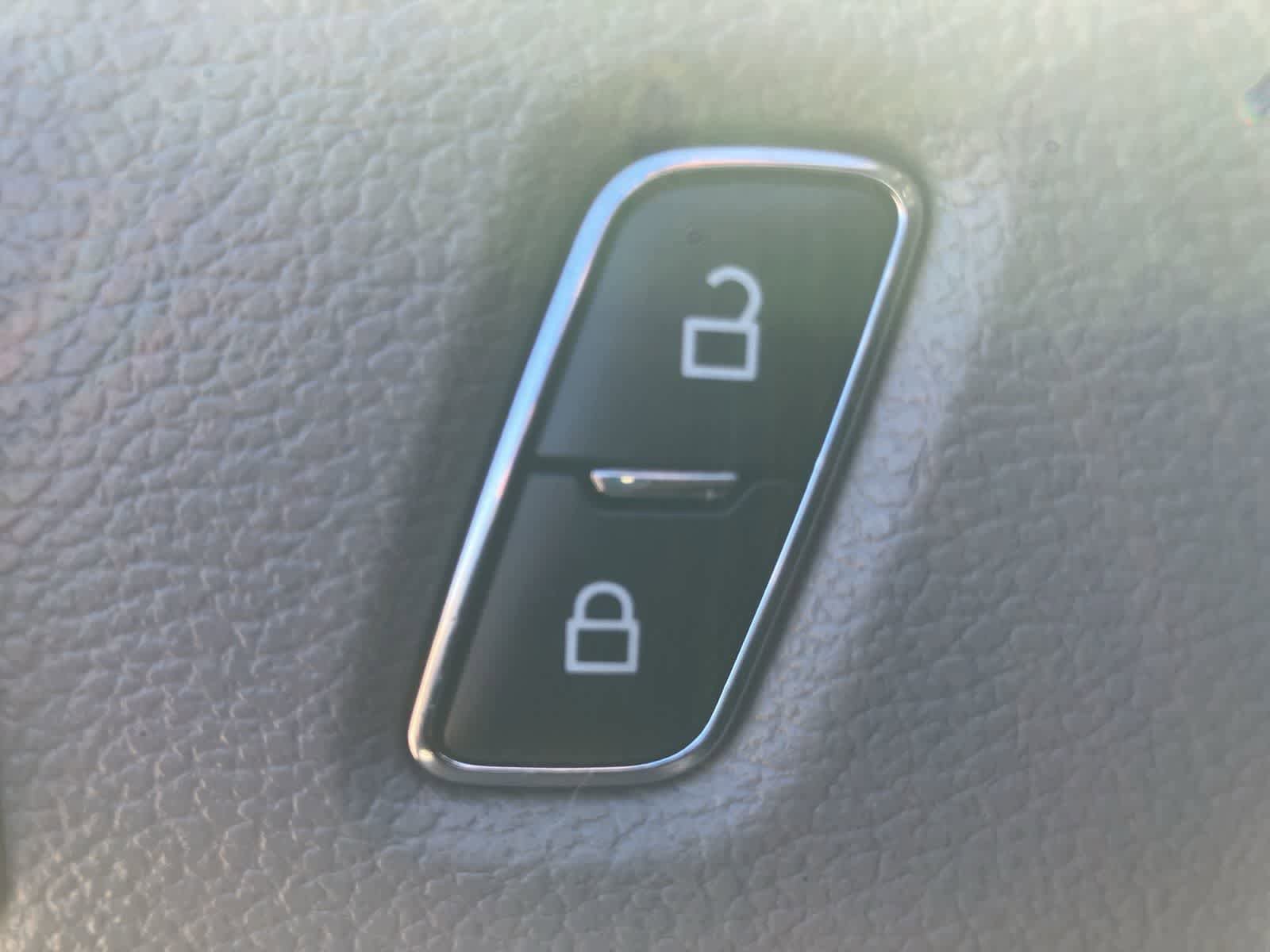 Used 2020 Ford F250 XL w/ Power Equipment Group AWD/4WD image 13