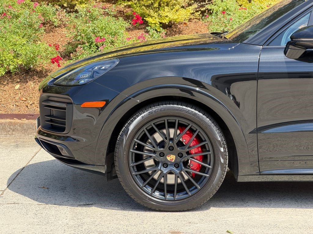 Used 2023 Porsche Cayenne GTS w/ Assistance Package AWD/4WD image 12