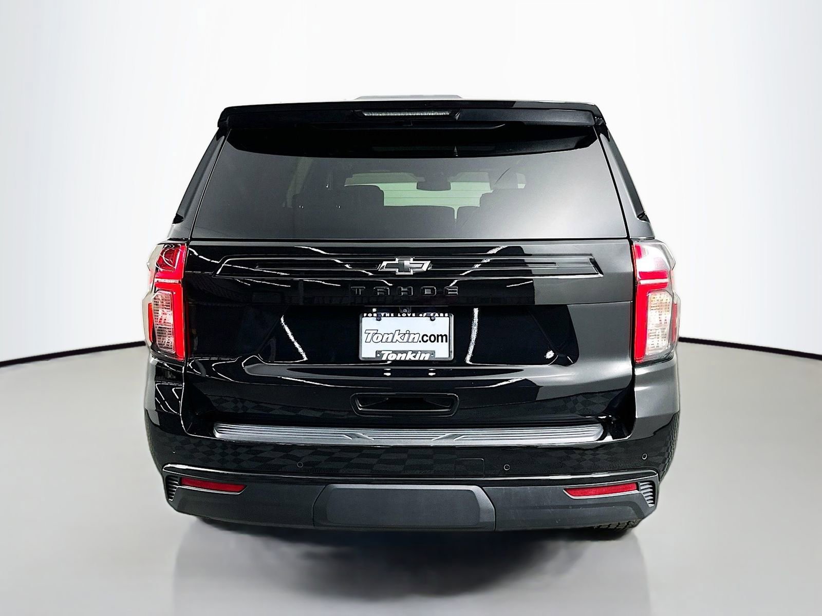 Certified 2024 Chevrolet Tahoe Z71 w/ Luxury Package AWD/4WD image 7