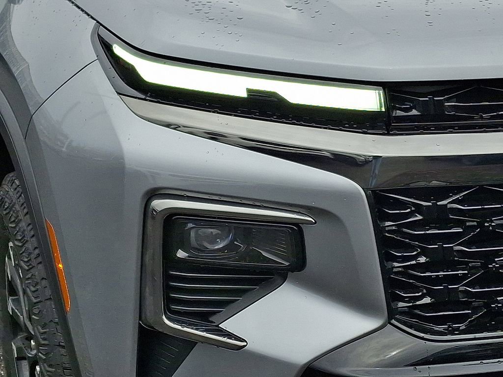 Used 2025 Chevrolet Traverse Z71 w/ Driver Confidence Package image 9