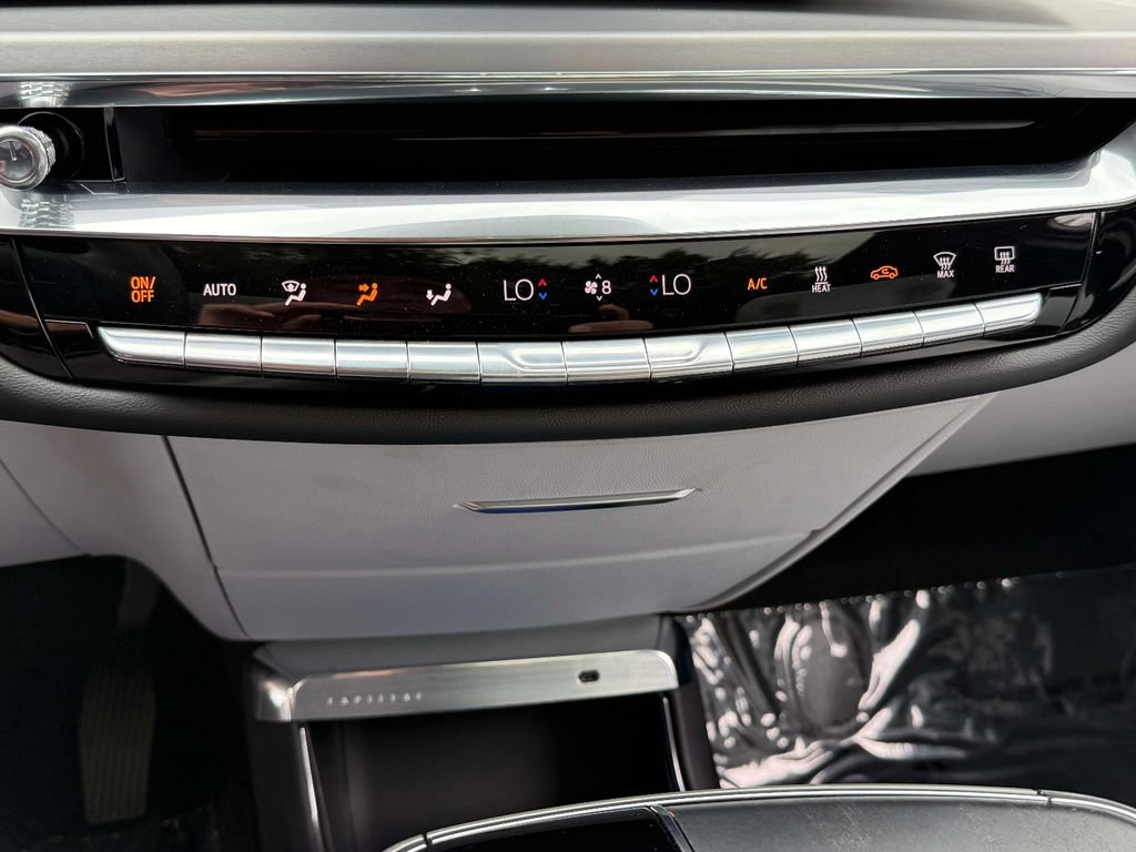 Used 2023 Cadillac Lyriq 2WD image 26