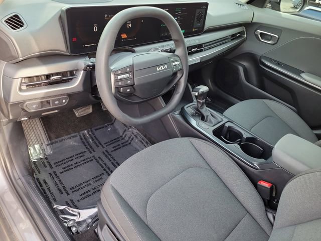 Used 2025 Kia K4 LXS image 17
