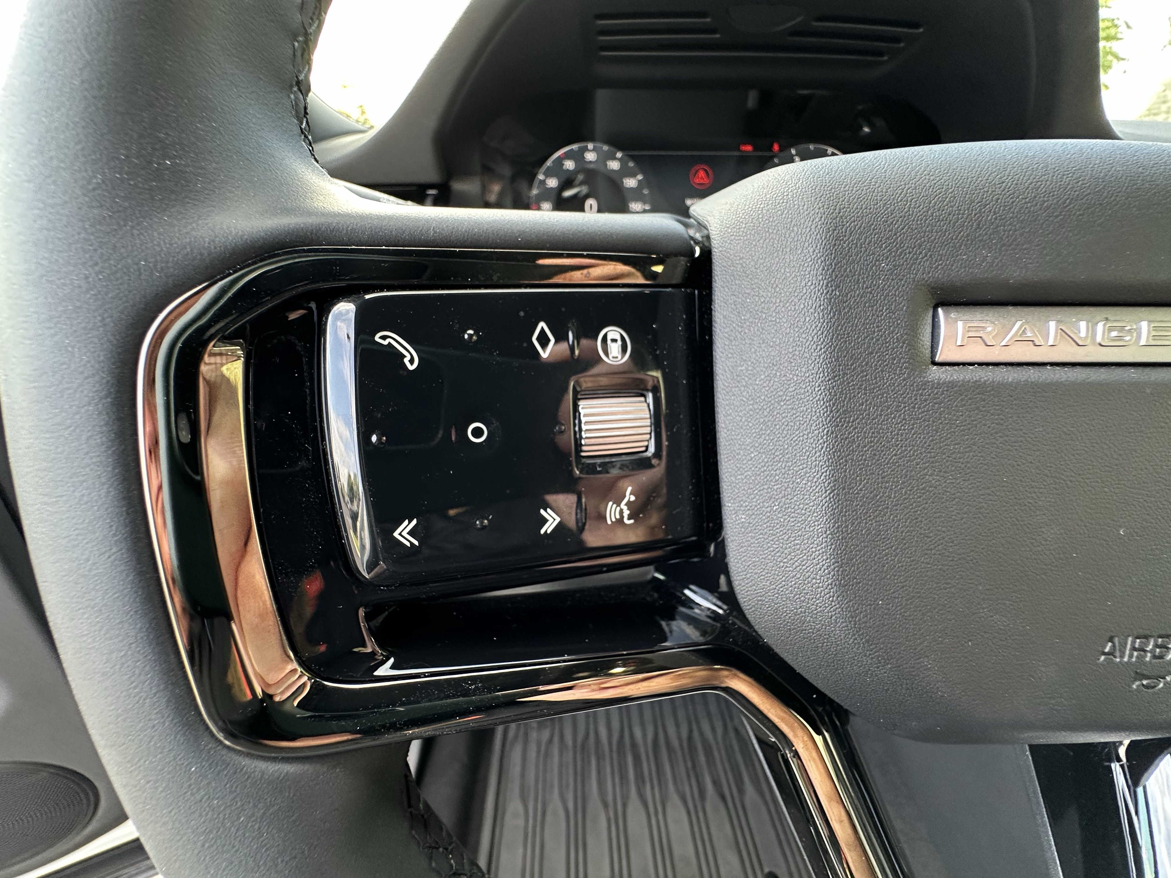 Certified 2026 Land Rover Range Rover Evoque S AWD/4WD image 20