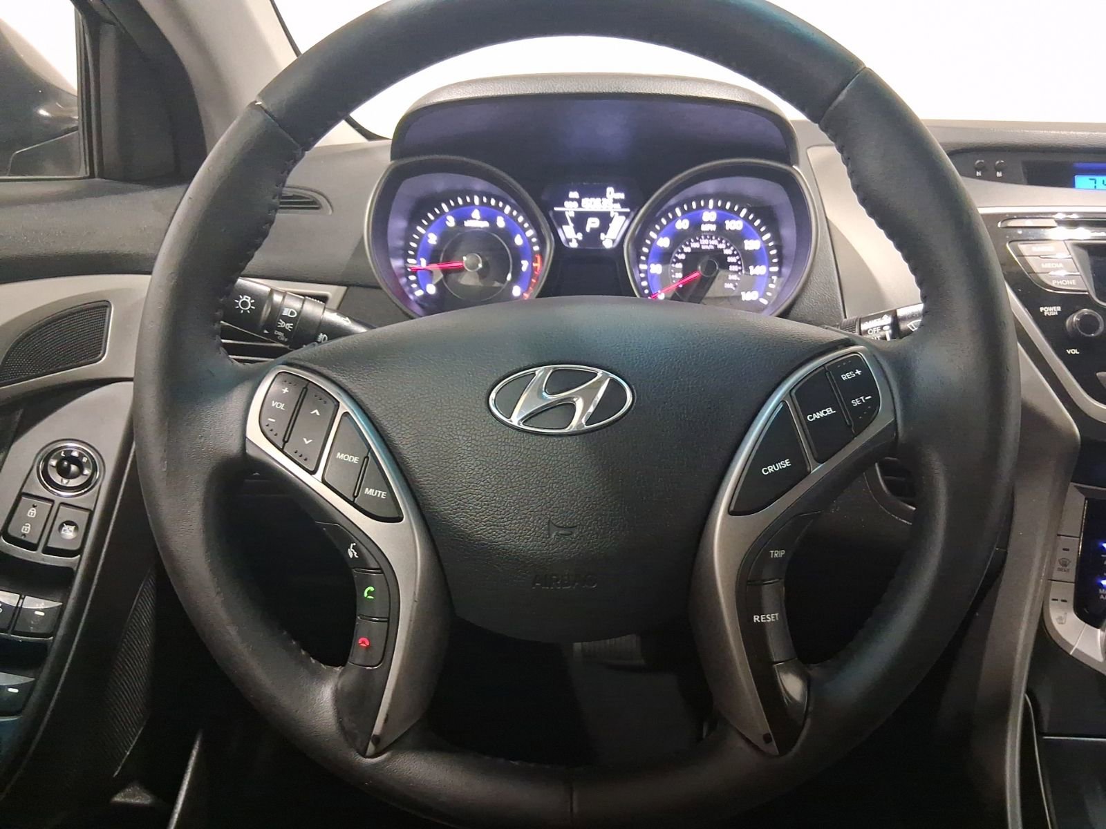 Used 2013 Hyundai Elantra Limited image 22
