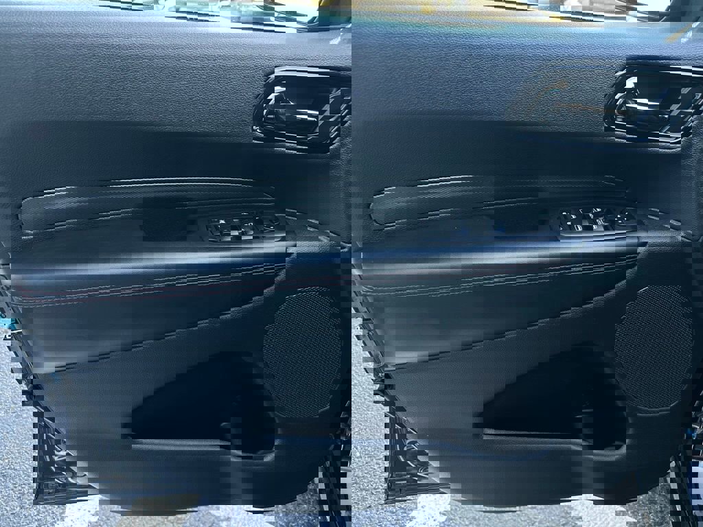 Used 2023 Dodge Durango GT image 11